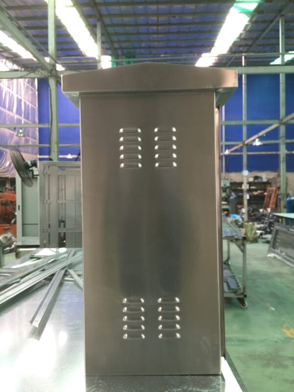 Vỏ tủ inox có mái