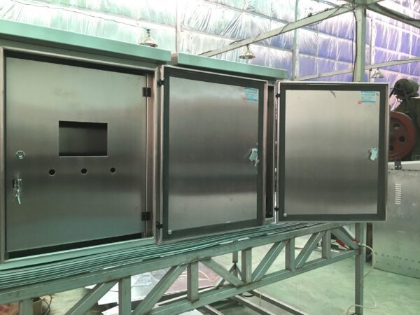 Vỏ tủ inox có mái